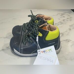 GEOX Respira‎ Toddler Shoes Size 5.5- New with Tags